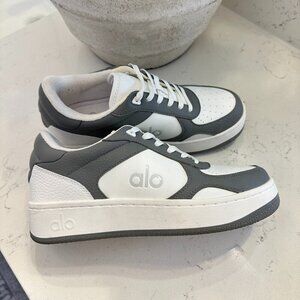 ALO YOGA Recovery Mode Sneaker in Grey/White Size US 7.5
